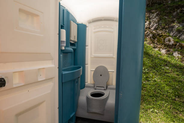 Types of Portable Toilets We Offer in South Plainfield, NJ